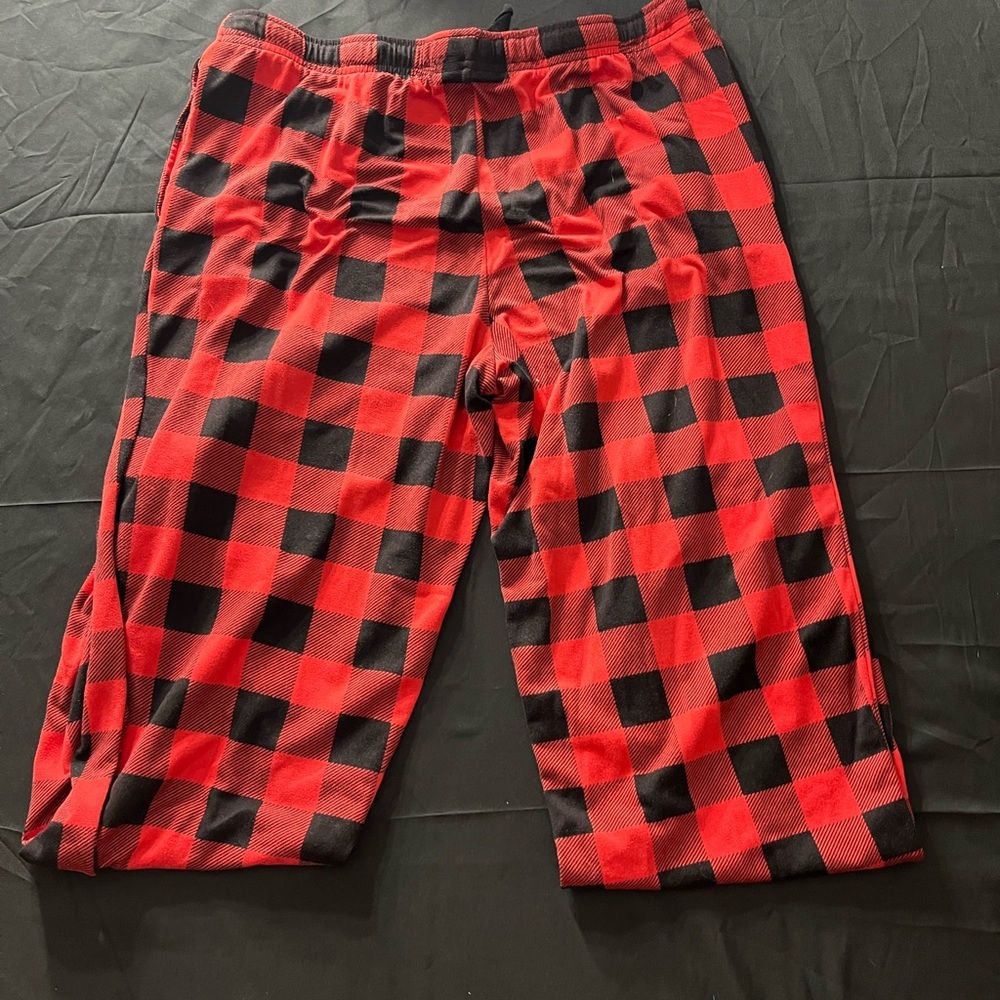 Cuddl Duds Red and Black Checkered women’s pajamas two piece set medium - Picture 6 of 6